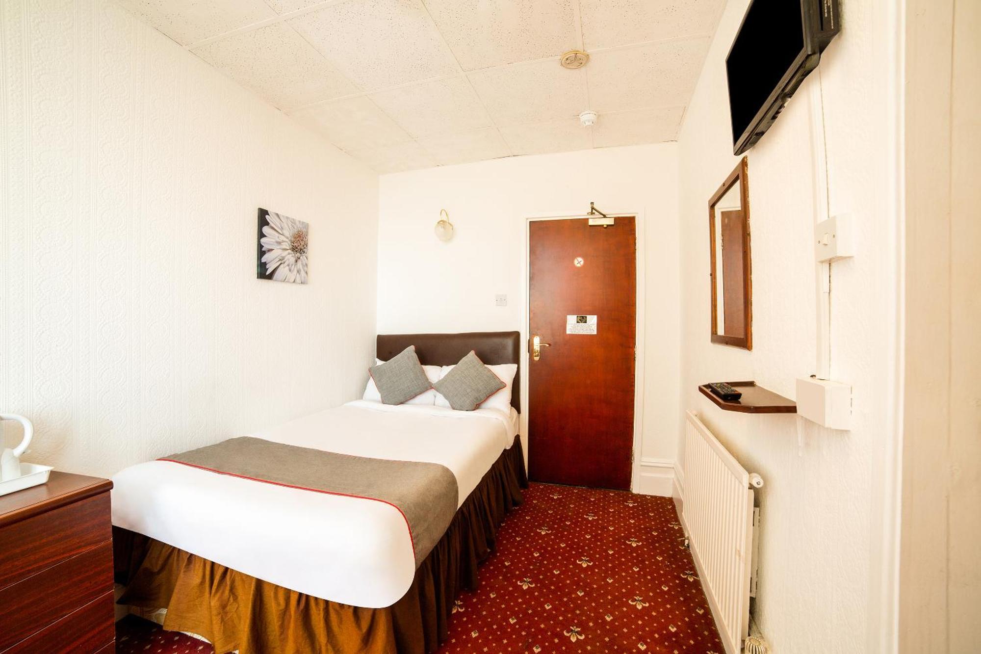 Oyo The Golden Cheval Hotel 3*