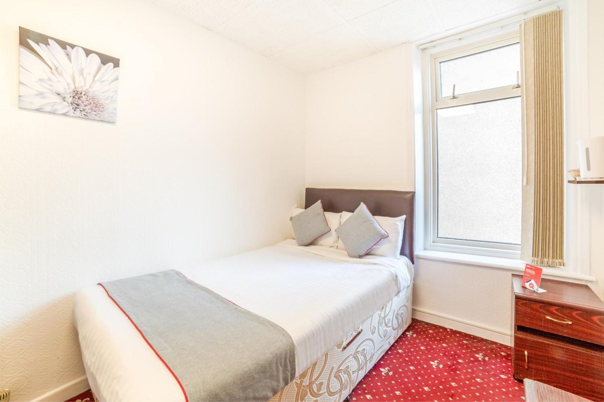 Oyo The Golden Cheval Hotel Blackpool