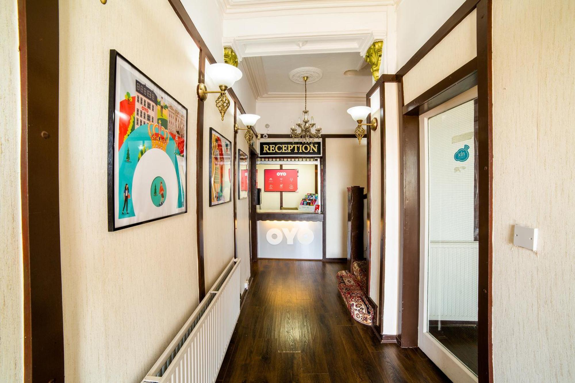 Oyo The Golden Cheval Hotel 3*