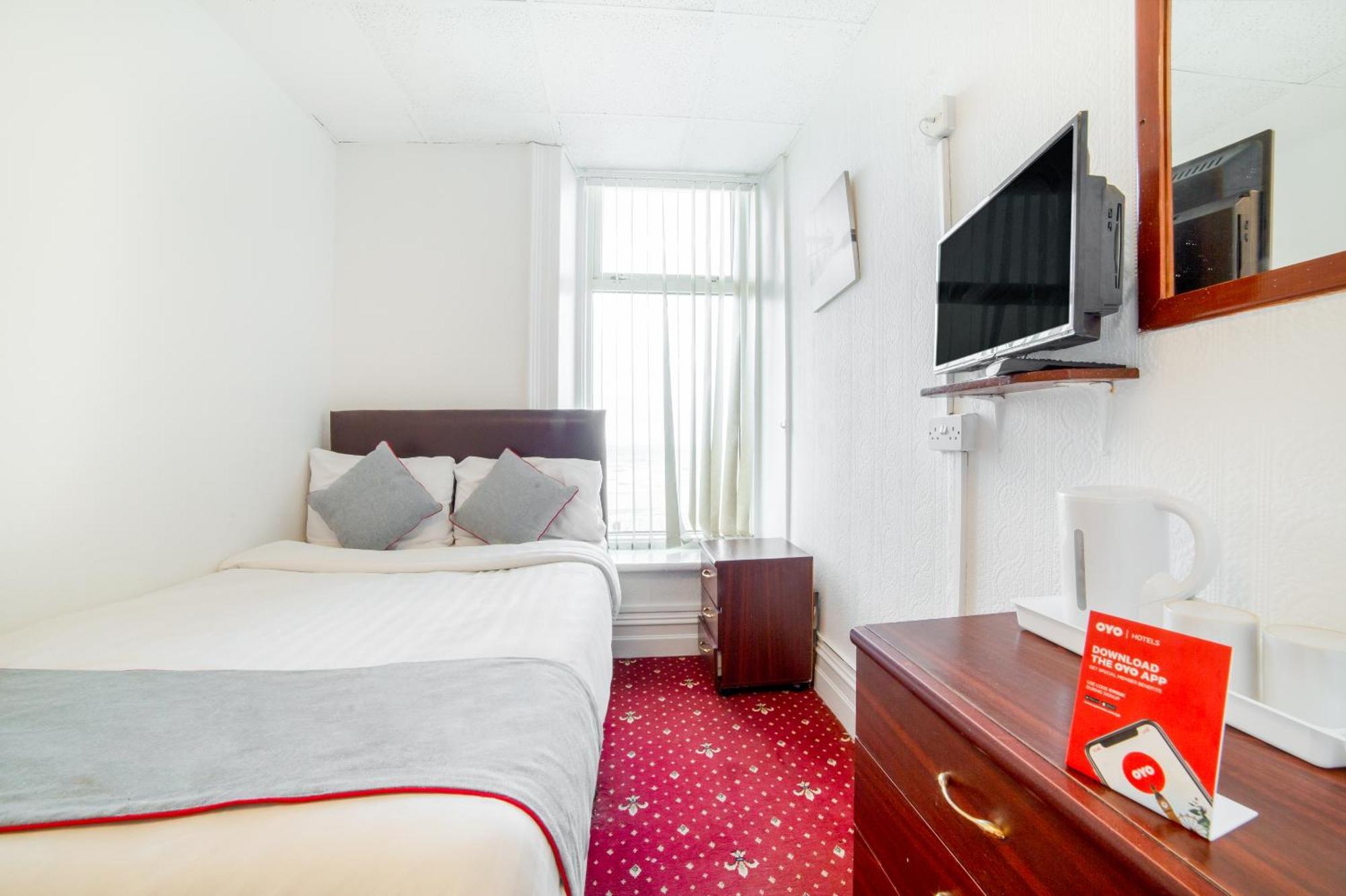 Hotel Oyo The Golden Cheval 3*