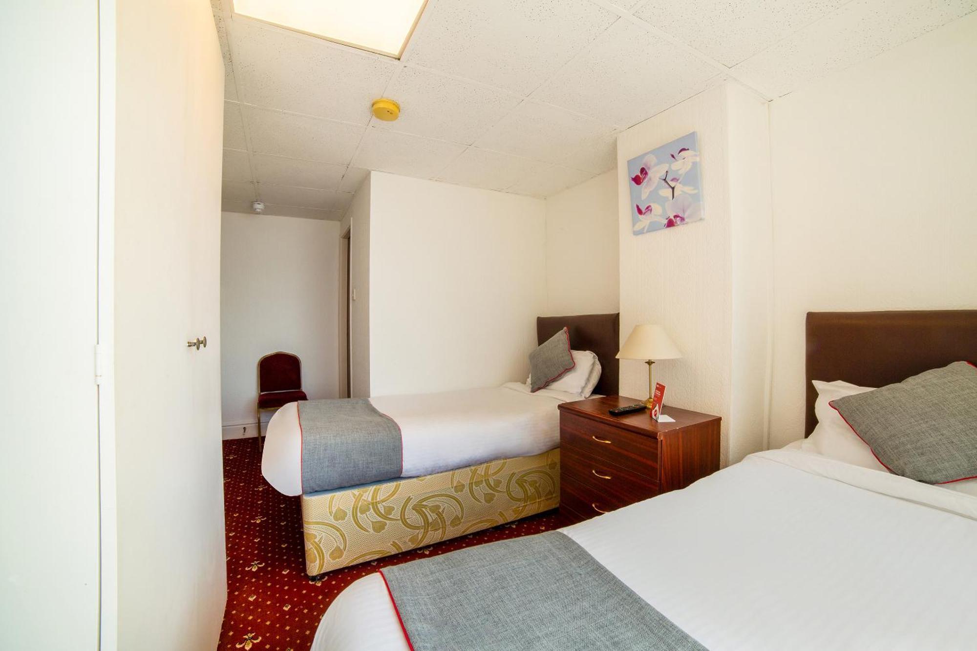 Oyo The Golden Cheval 3* Blackpool