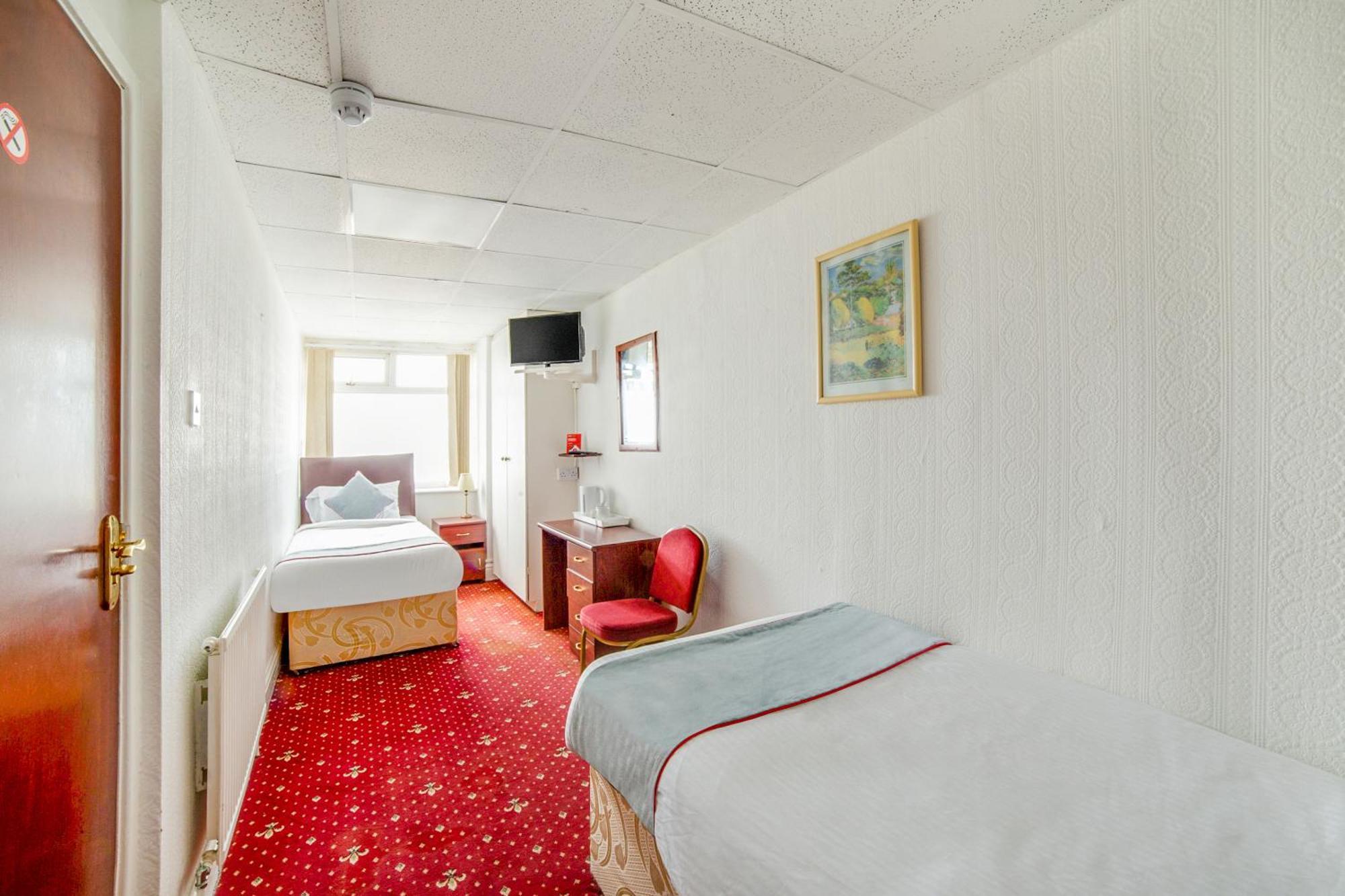 Oyo The Golden Cheval Hotel 3*