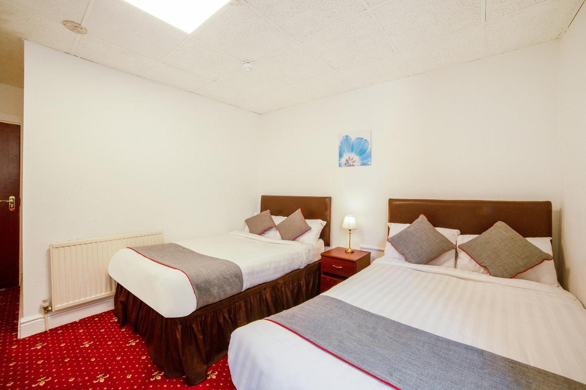 Oyo The Golden Cheval 3* Blackpool