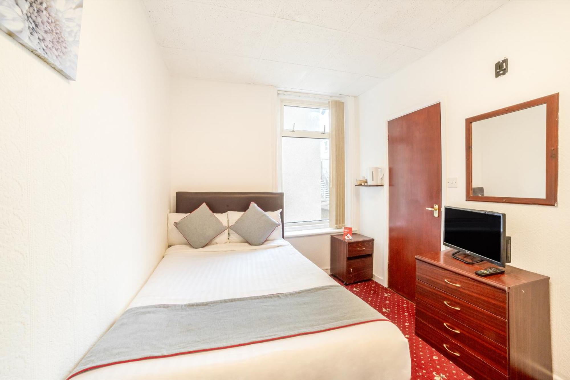 Oyo The Golden Cheval Hotel