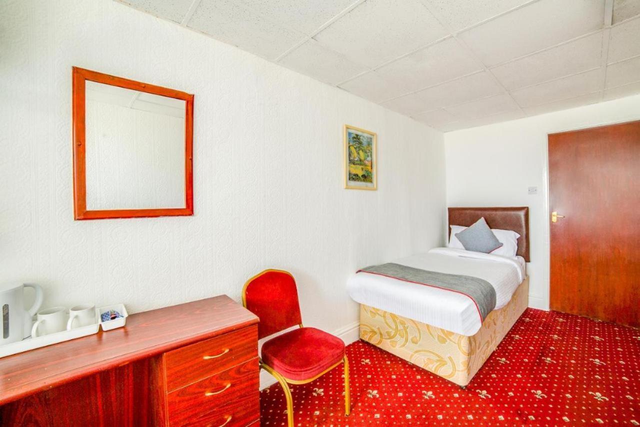 Hotel Oyo The Golden Cheval 3*