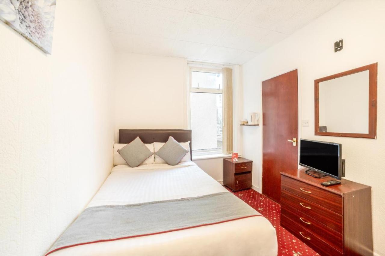 Hotel Oyo The Golden Cheval 3*